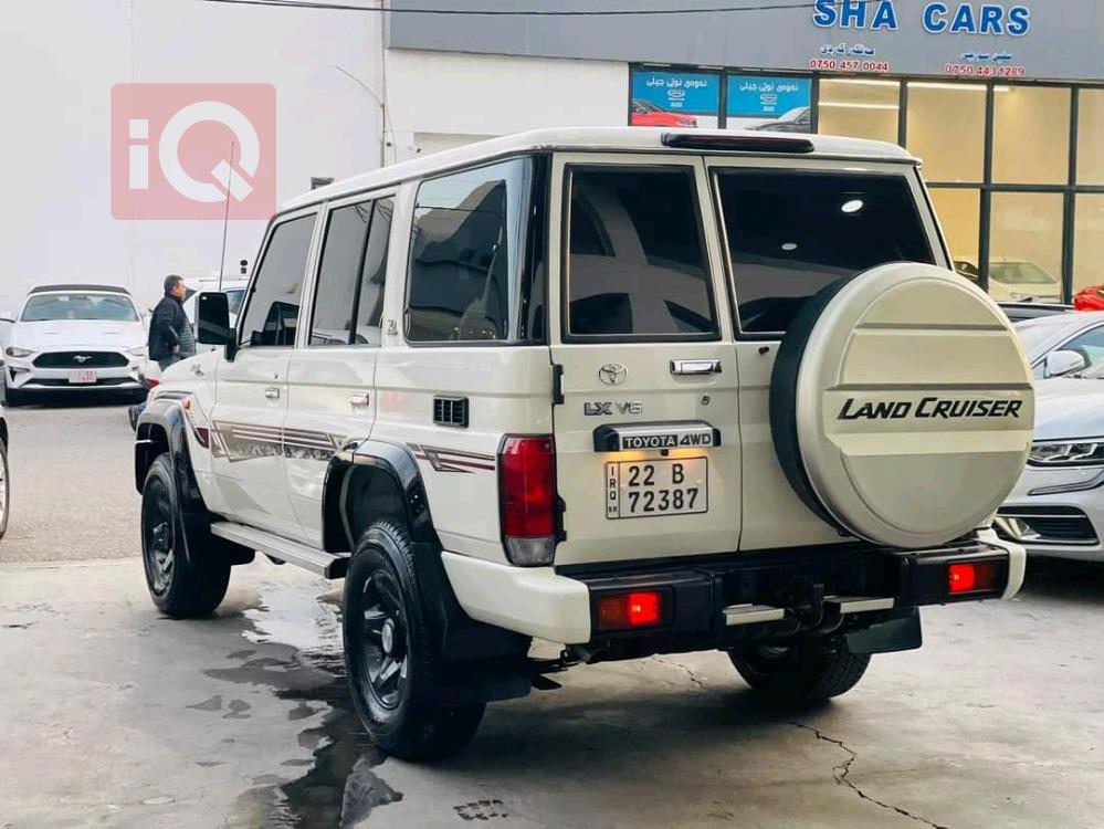 Toyota Land Cruiser 70